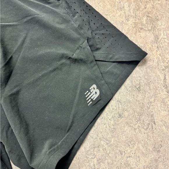 New Balance NYC Marathon Black Athletic Men's Shorts Medium - Picture 3 of 5